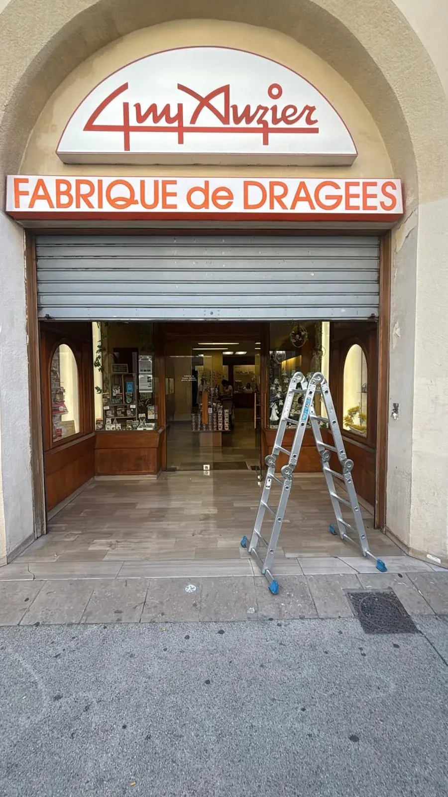 Installation et pose de rideau métallique à Annecy
