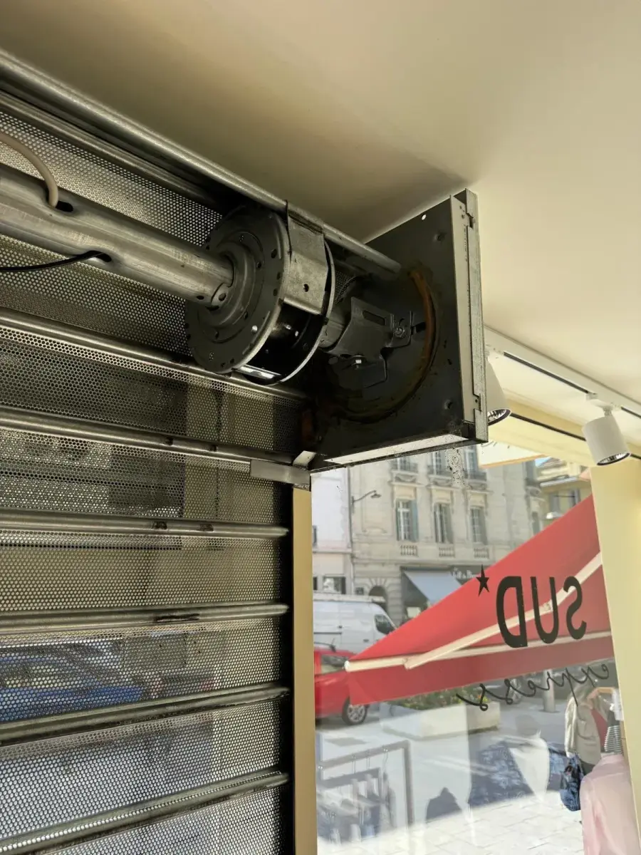 Motorisation de rideau métallique à Annecy